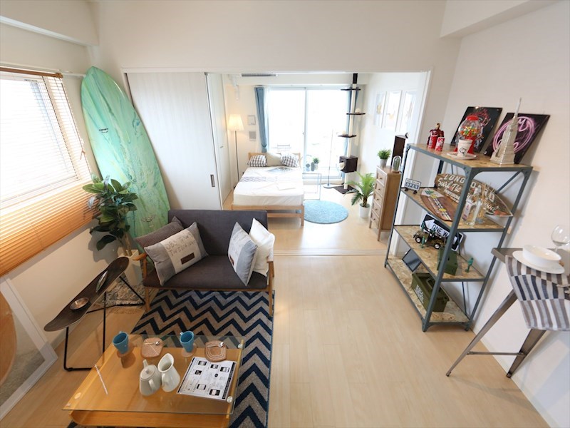 バルコニー　ＬＤＫ10.2帖　洋室6帖　つなげても仕切っても使えます