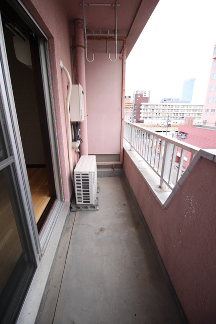 バルコニー　天気の良い日は外にも干せます☆