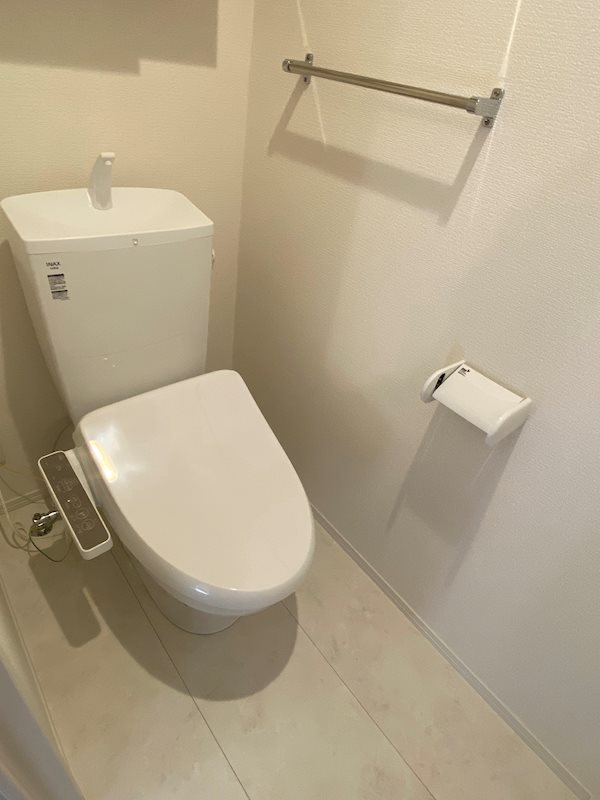 トイレ　温水洗浄暖房便座