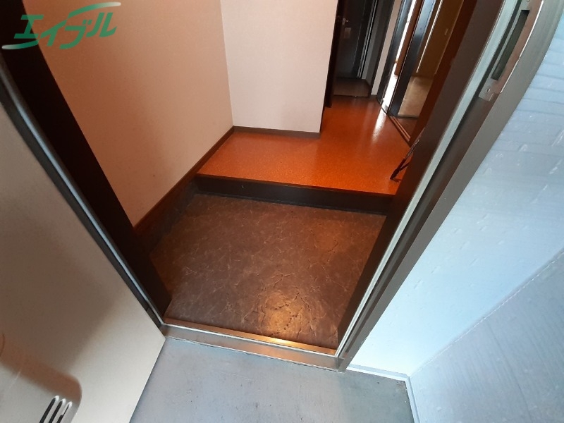 玄関　同物件別部屋タイプ