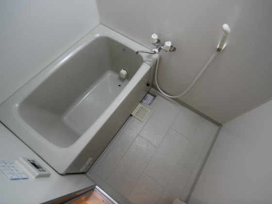 バス・シャワールーム　※別部屋の写真です