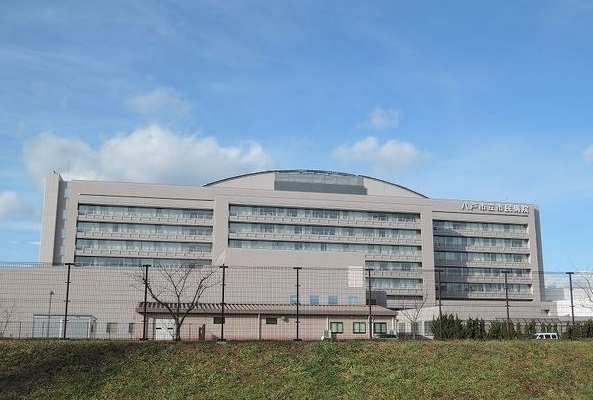 病院　八戸市立市民病院（病院）まで1100m