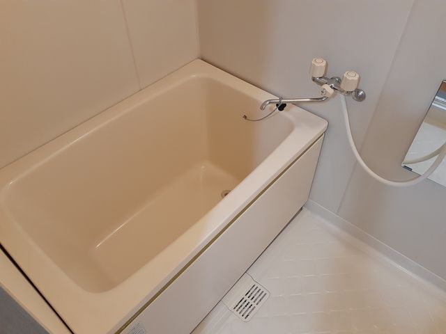 バス・シャワールーム　別部屋の写真です。現況優先