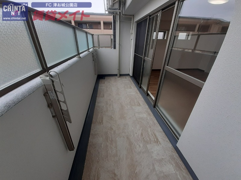 バルコニー　同物件別室画像