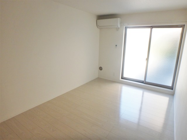 居室・リビング　別号室参考写真