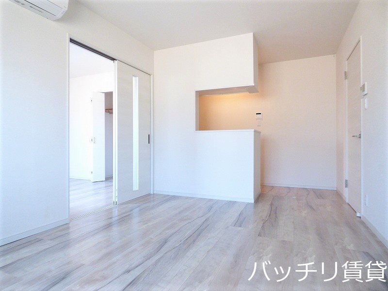 居室・リビング　同型タイプの為、現状を優先いたします。