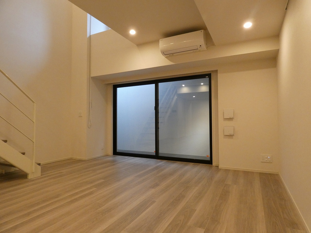 居室・リビング　内観