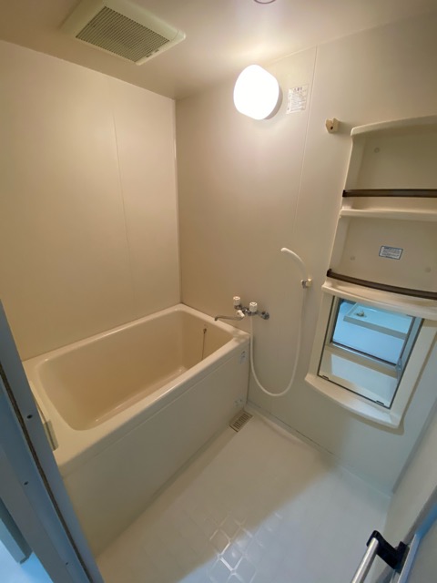 バス・シャワールーム　バストイレセパレートタイプでオススメ♪