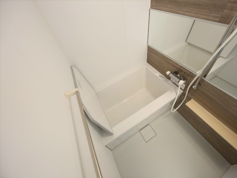 バス・シャワールーム　バスルーム　浴室暖房乾燥機付き　イメージ写真