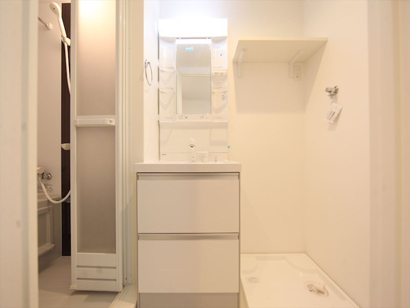 洗面設備　脱衣所　独立洗面台付（シャンプードレッサー付）イメージ写真