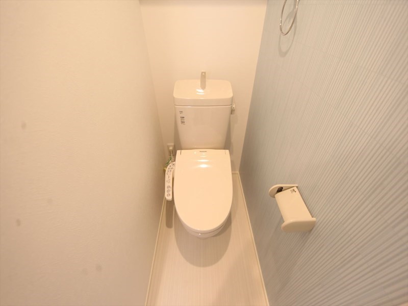 トイレ　温水洗浄暖房便座付トイレ　イメージ写真