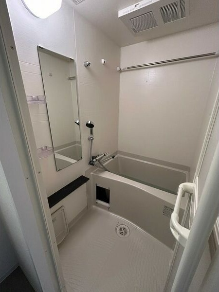 バス・シャワールーム　お風呂で日々の疲れを落としましょう