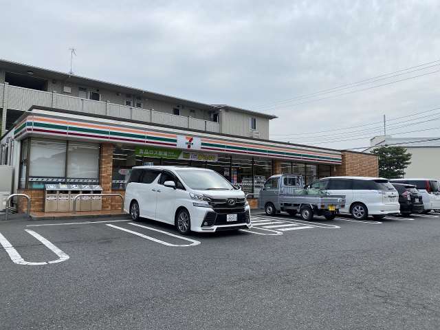 コンビニ　セブンイレブン（コンビニ）まで715m