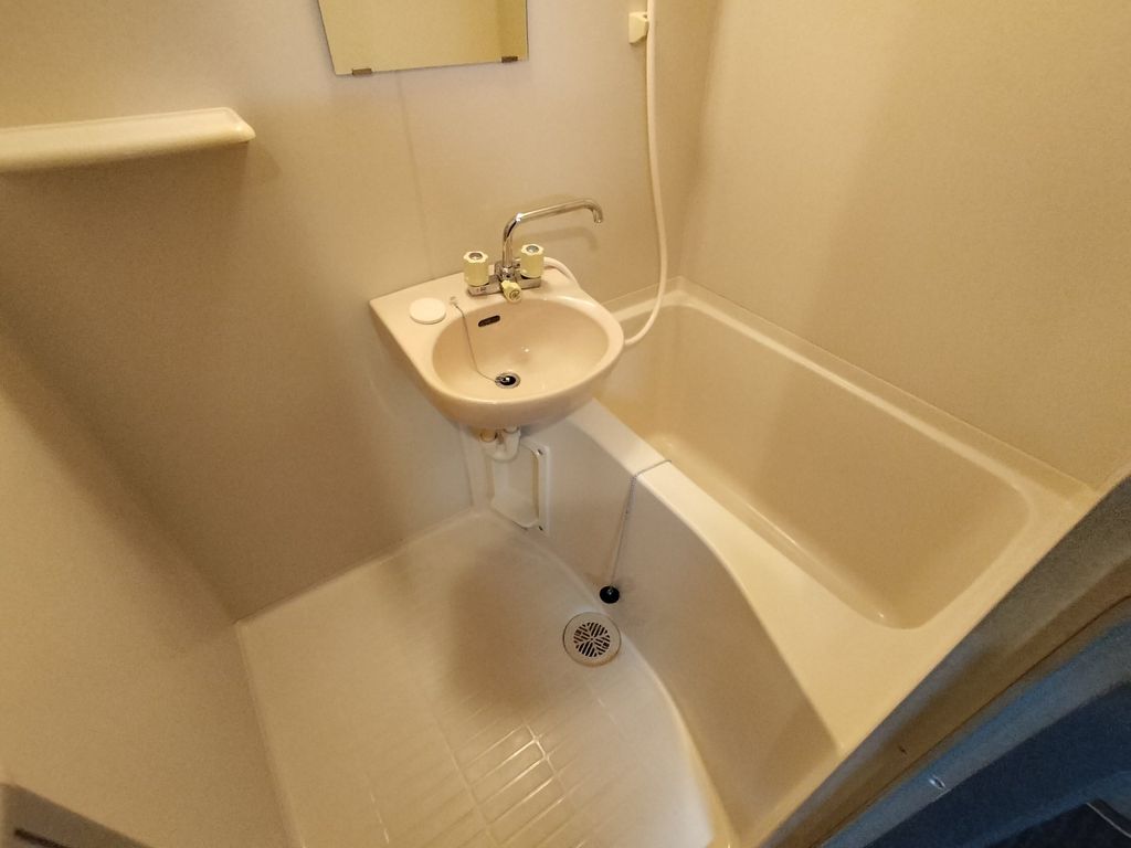 バス・シャワールーム　バス
