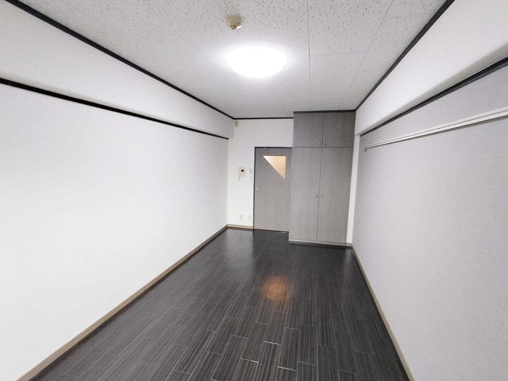 居室・リビング　エントランス