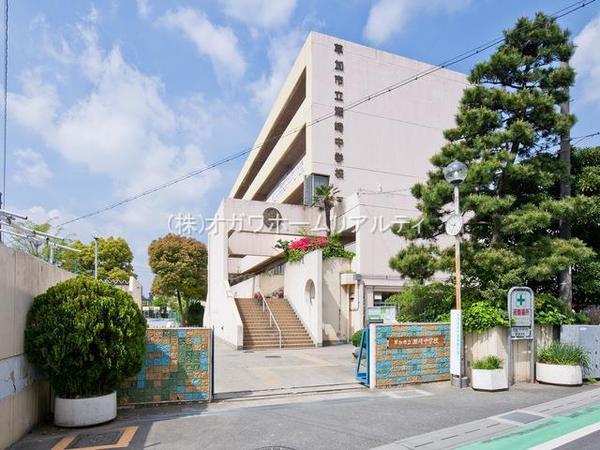 中学校　草加市立瀬崎中学校（中学校）まで435m