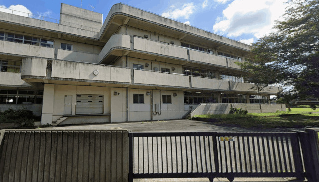 中学校　印西市立印西中学校（中学校）まで1615m
