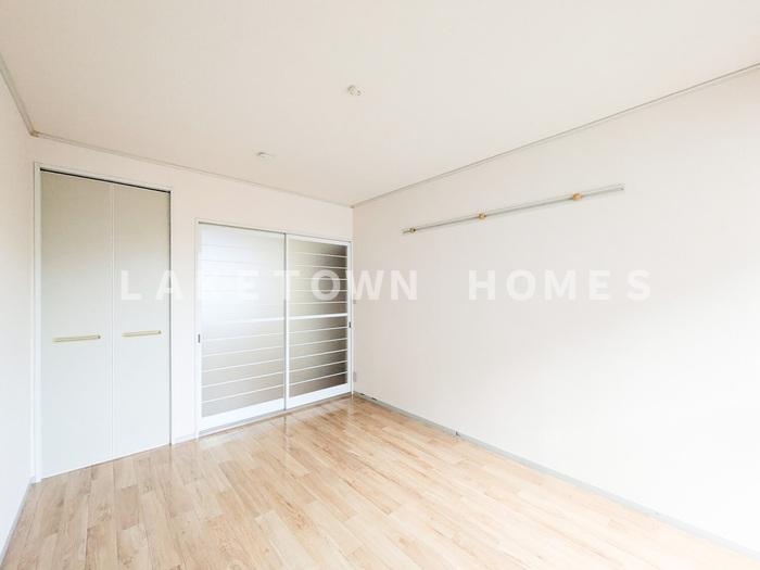 その他部屋・スペース　南西洋室の引戸です。