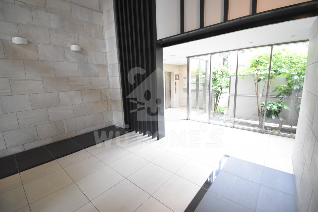 エントランス　建物の内部です