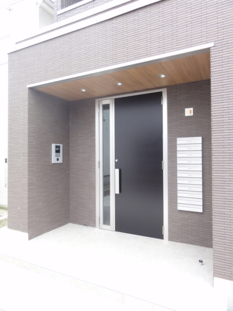 エントランス　共用入口　オートロック　集合ポスト