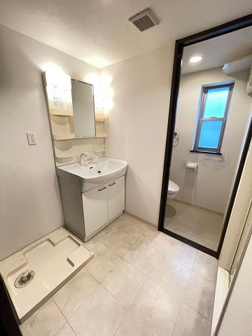 洗面設備　使いやすい洗面所です