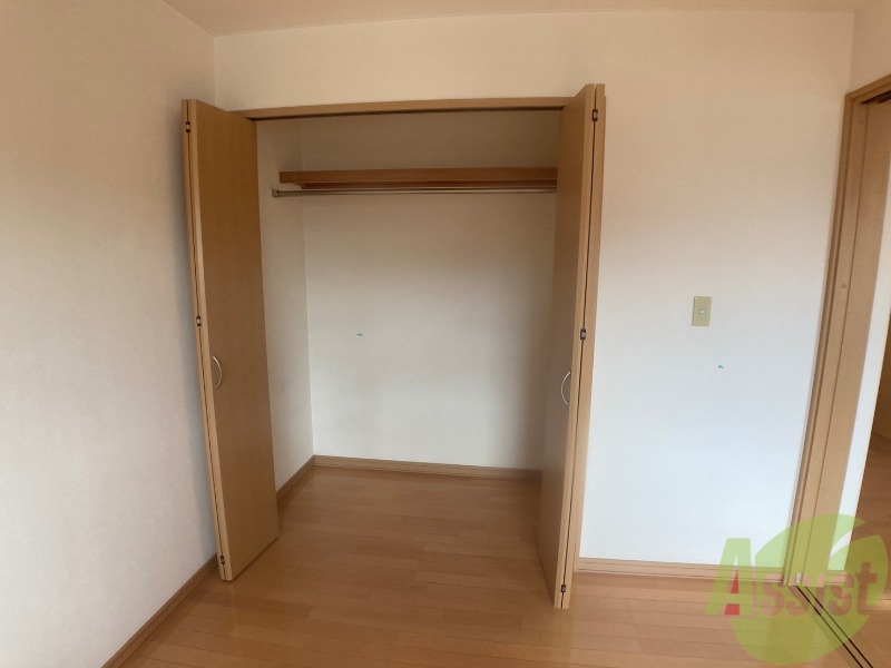 収納　寝室には収納があります。すっきり片づけましょう！