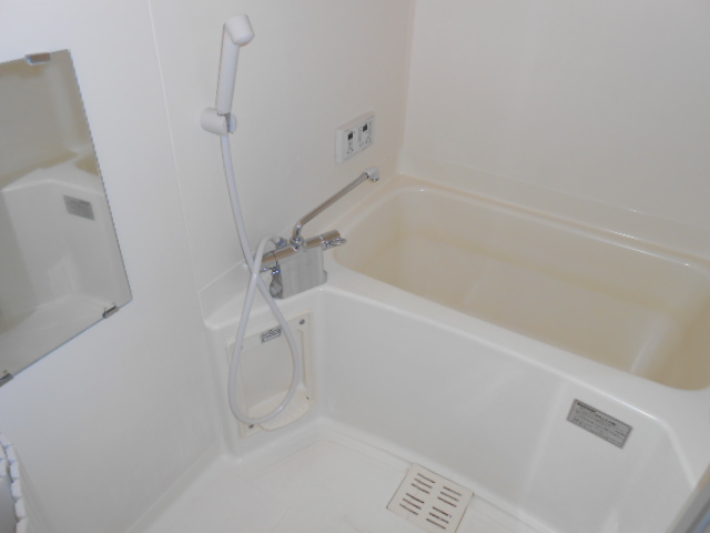 バス・シャワールーム　追焚機能付浴槽完備