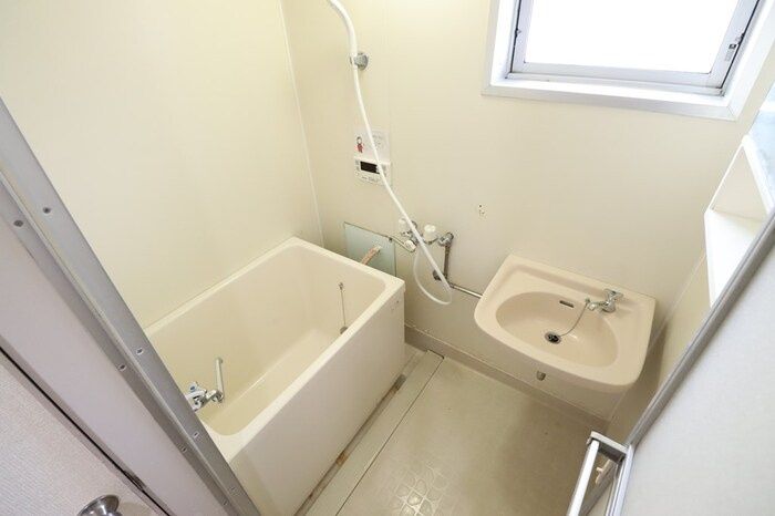 バス・シャワールーム　日々の暮らしに欠かせないお風呂です