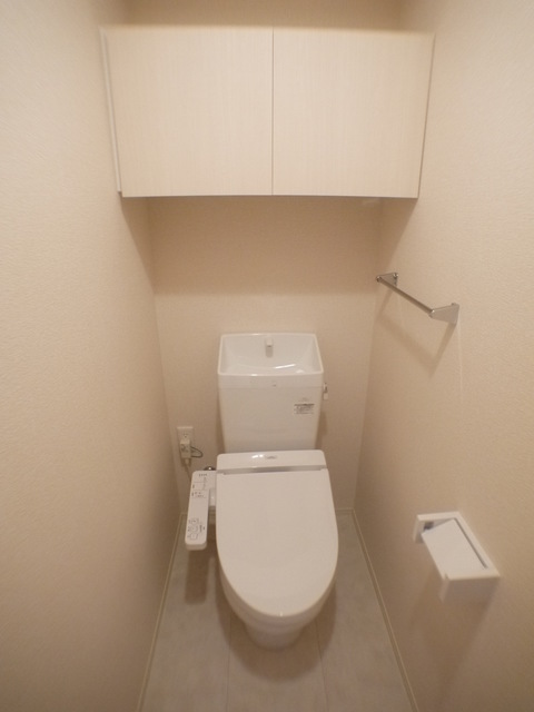 トイレ　温水洗浄便座