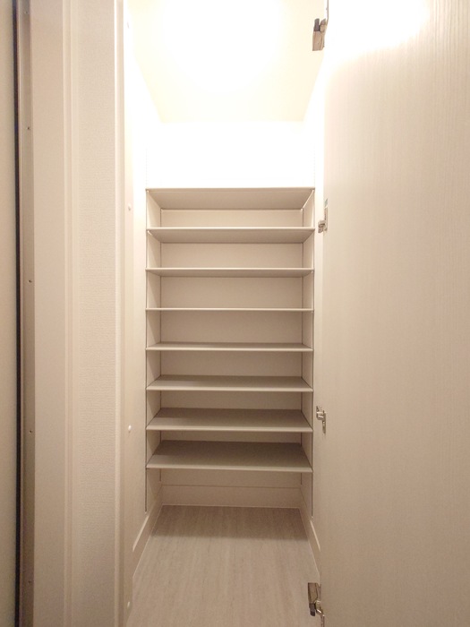 玄関　シューズボックス