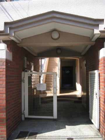 エントランス　清潔なエントランスです