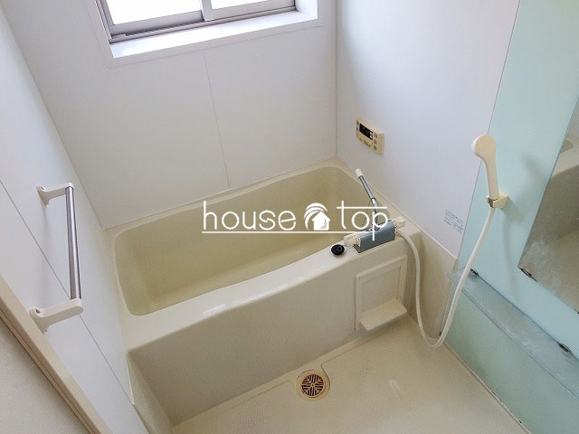 バス・シャワールーム　追い焚き給湯式バス