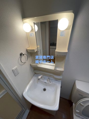 洗面設備　独立洗面台で身支度をすべて済ませてしまいましょう