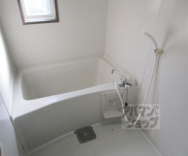 バス・シャワールーム　２０１号室の写真です。