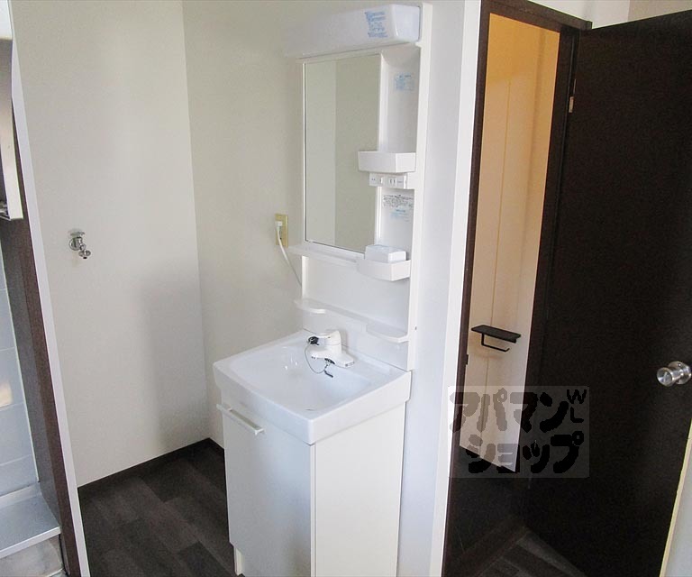 洗面設備　２０１号室の写真です。