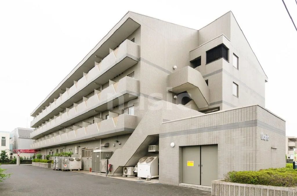 建物外観　1階は和食レストランの夢庵！