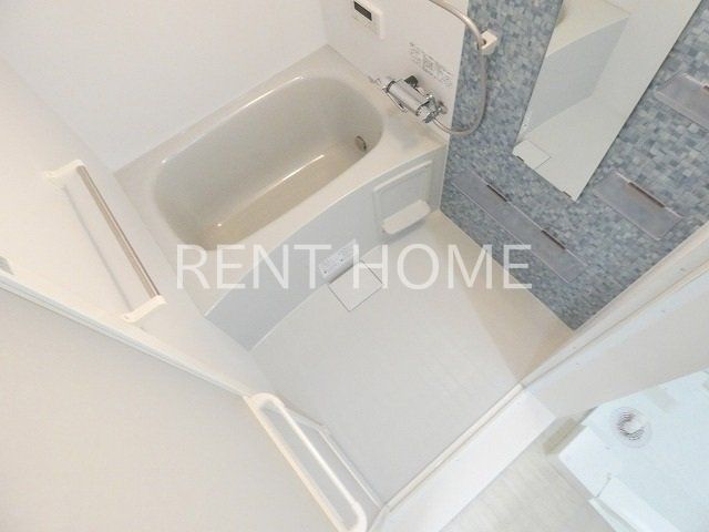 バス・シャワールーム　浴室乾燥機・追い焚き機能付き