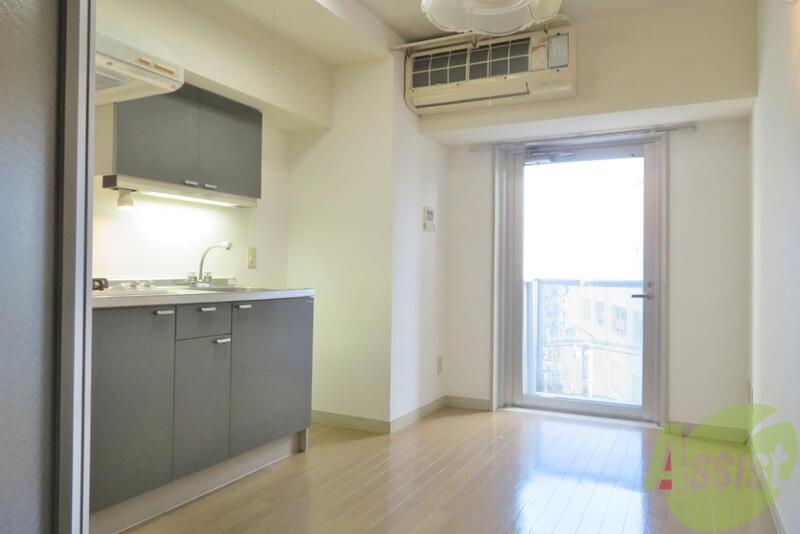 居室・リビング　陽当りが良く、リフォーム工事済みの綺麗な６帖の洋室になります