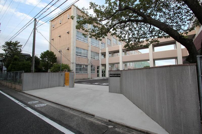 小学校　名古屋市立中根小学校（小学校）まで663m