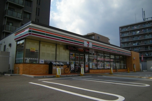 コンビニ　セブンイレブン大阪御幣島6丁目店（コンビニ）まで396m