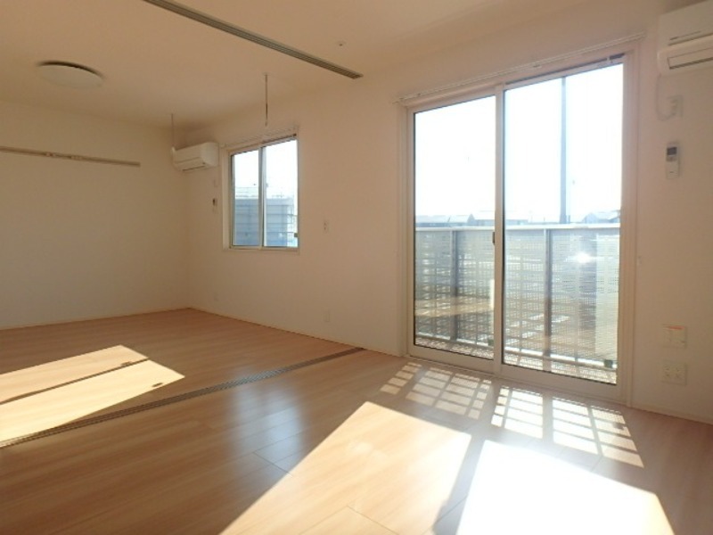 居室・リビング　図面と現状に相違がある場合には現状を優先