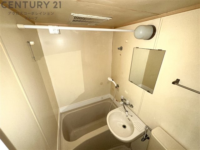 バス・シャワールーム　シンプルで機能的なユニットバスです！