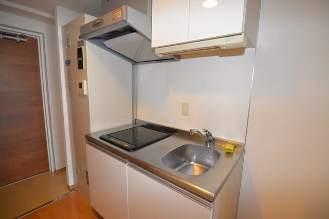 キッチン　コンパクトなキッチンで掃除もラクラク