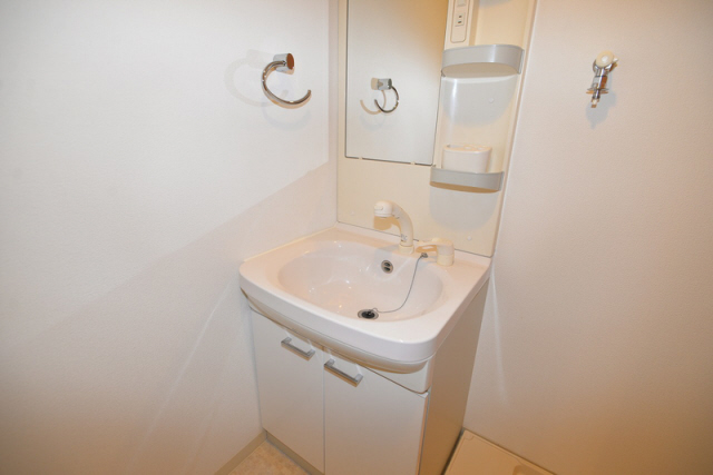 洗面設備　コンパクトで使いやすい洗面所