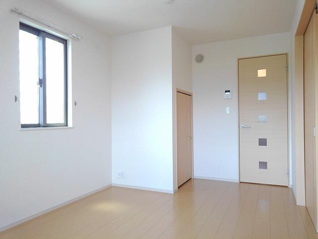 居室・リビング　洋室7帖、角部屋なので陽当たり良好