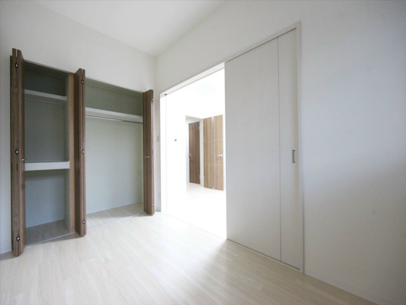 その他部屋・スペース　洋室5.2帖　クローゼット（収納充実してます）