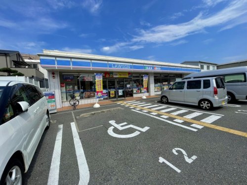 コンビニ　ローソン 八尾美園町四丁目店（コンビニ）まで315m
