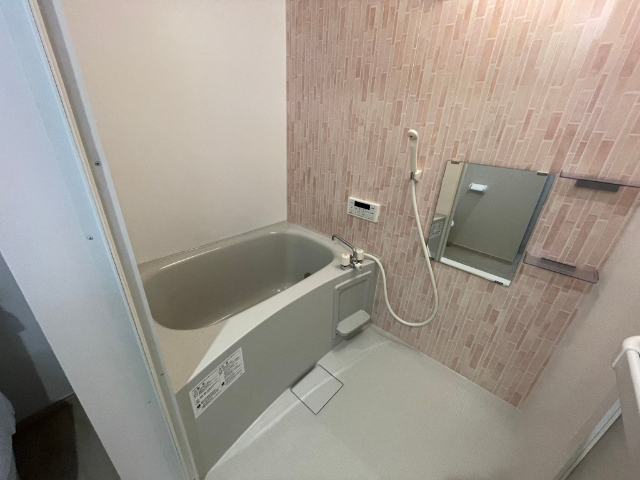 バス・シャワールーム　同間取の部屋参照