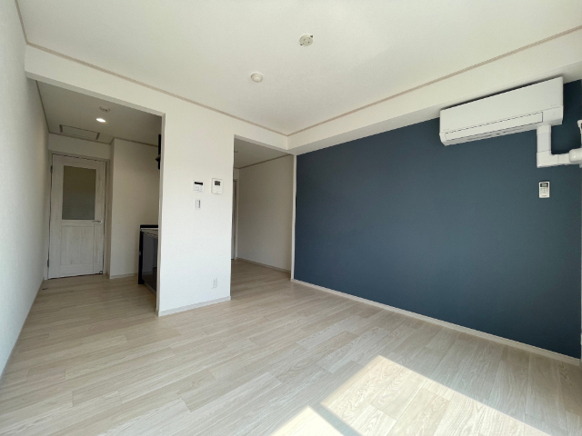 居室・リビング　同間取の部屋参照