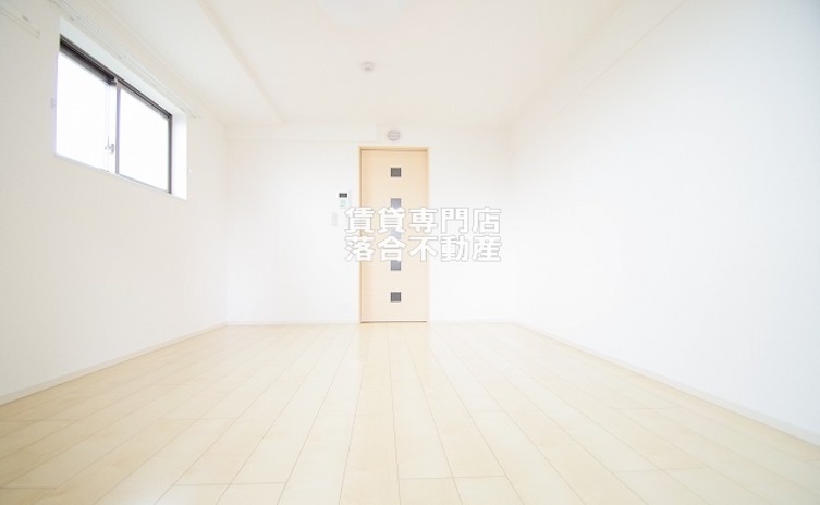 その他部屋・スペース　開放感のある洋室